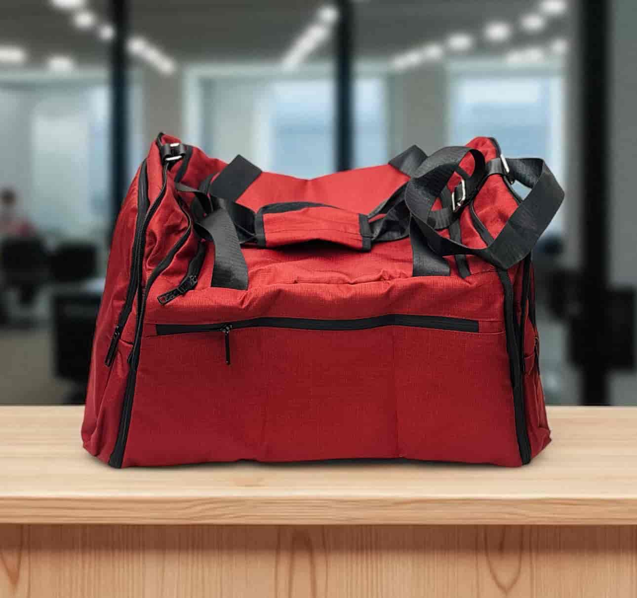 Family Size 24–28" Inch Arctic Hunter Travel Bag (M-111)