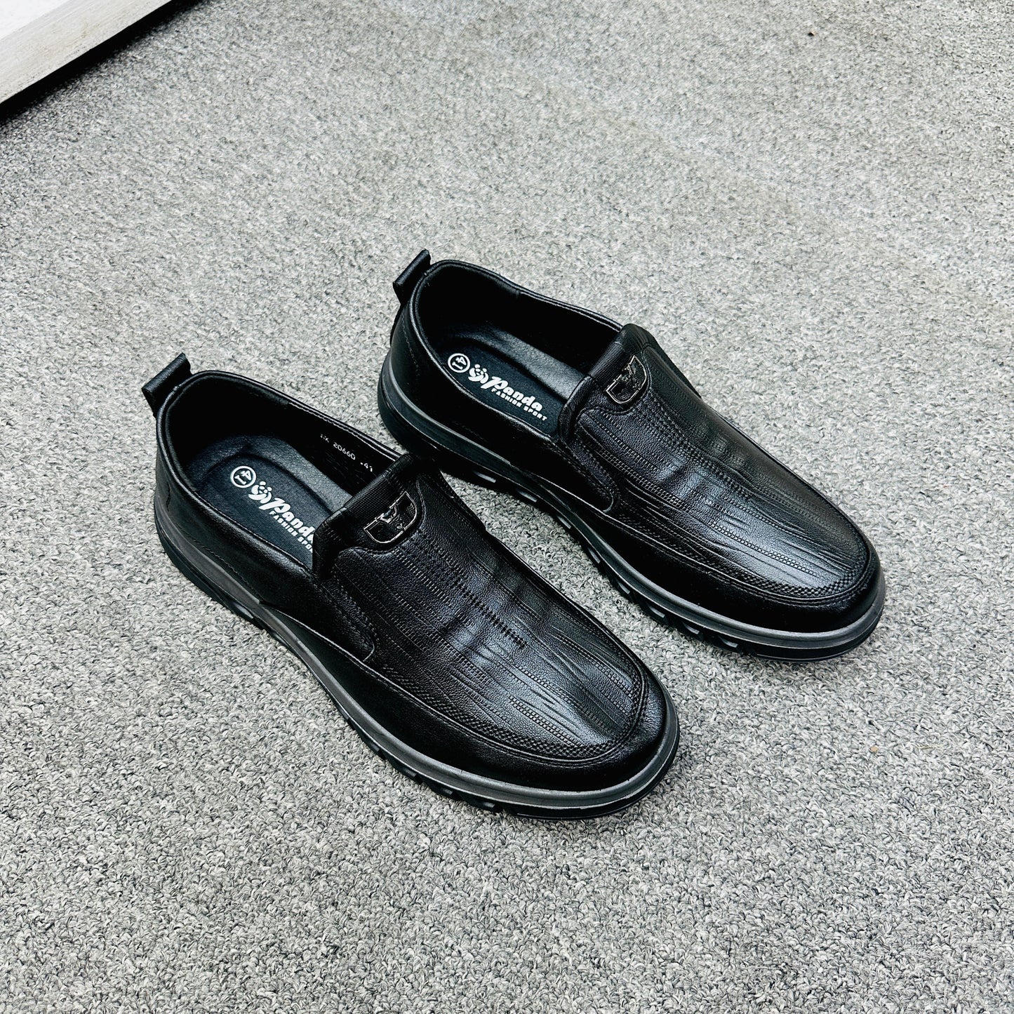 Luxury Casual – PU Chinese Leather Summer Friendly (443)